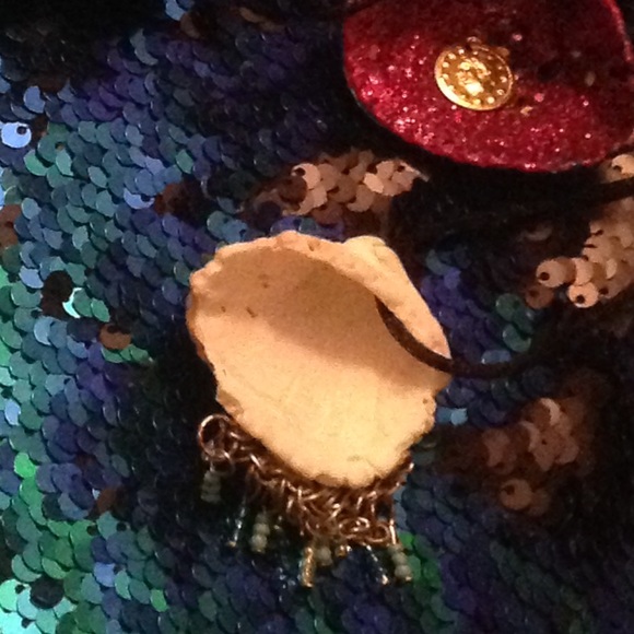 Mermaid Shell necklace - Picture 5 of 7